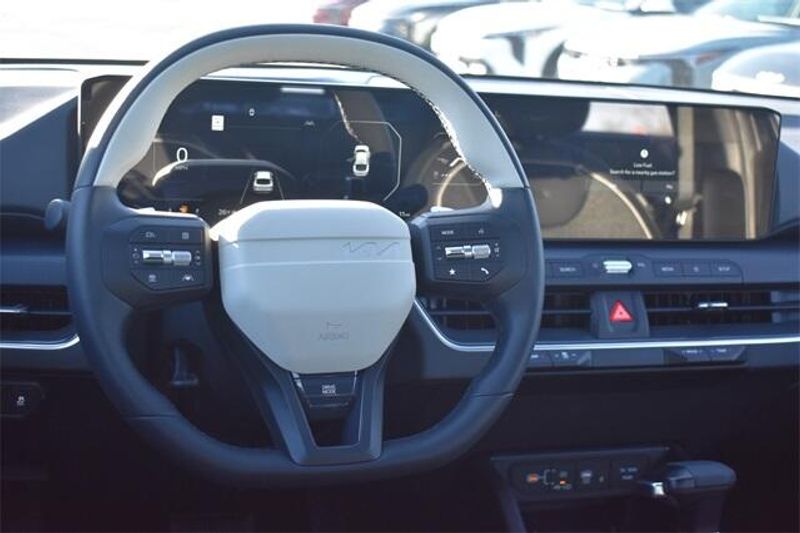 2025 Kia K4 GT-LineImage 18