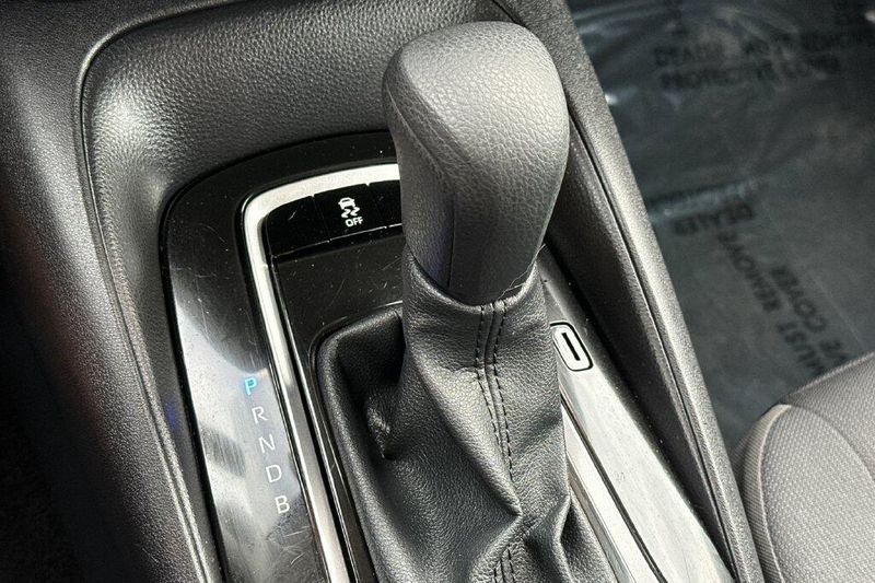 Used 2025 Toyota Corolla LEImage 19