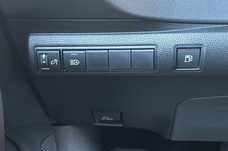 New 2027 Toyota Corolla Hybrid LEImage 28