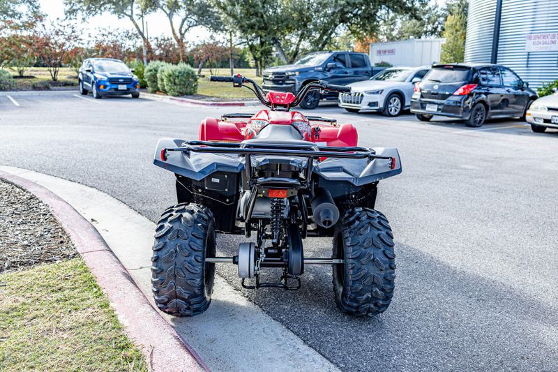 2025 Yamaha GRIZZLY 110 GREY METALLIC AND REDImage 3