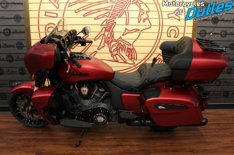 2025 Indian Motorcycle Roadmaster PowerPlus Dark Horse Image 5