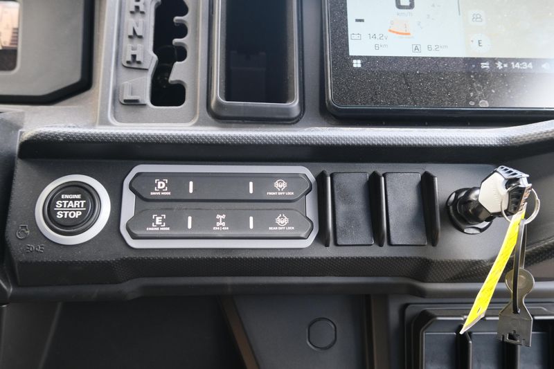 NEW 2026 CAN-AM DEFENDER MAX XT HD11 Image 22