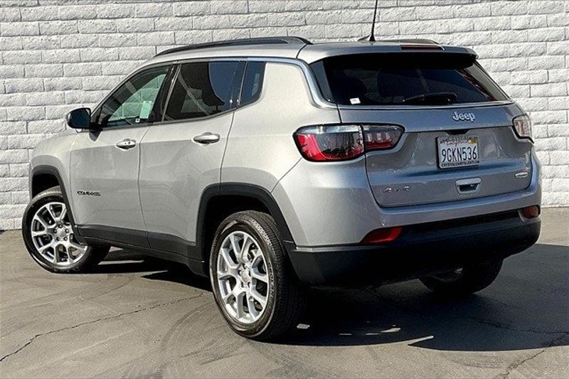 2023 Jeep Compass Latitude LuxImage 10