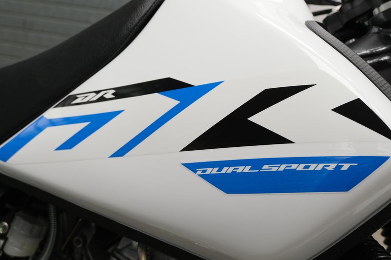 NEW 2026 SUZUKI DR650S Image 12