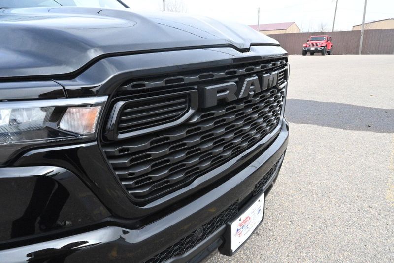 2025 RAM 1500 TradesmanImage 15