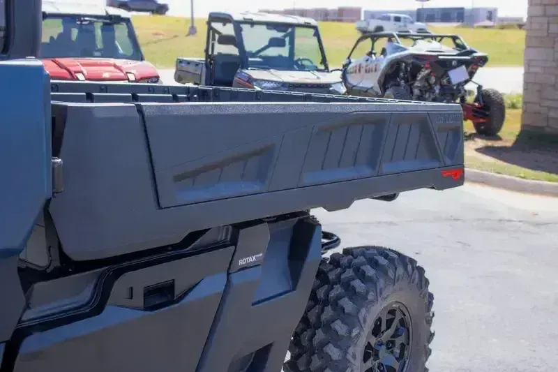 NEW 2026 CAN-AM DEFENDER PRO LIMITED CAB HD10 Image 17