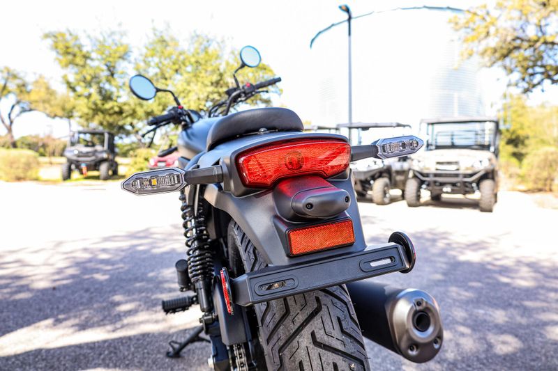 2025 Kawasaki ELIMINATOR ABS  METALLIC FLAT SPARK BLACK Image 14