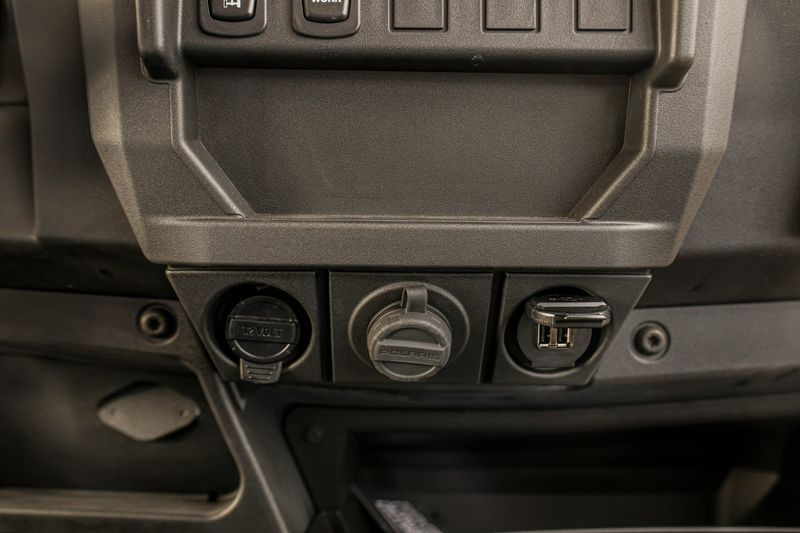 NEW 2025 POLARIS RANGER CREW XP 1000 PREMIUM Image 7