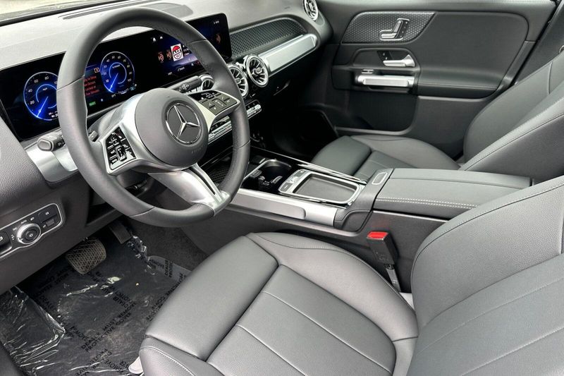2024 Mercedes-Benz EQB 300Image 10