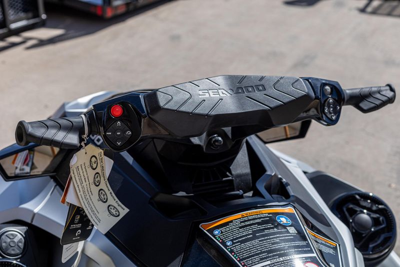 NEW 2026 SEADOO GTX LIMITED 325 WITH SOUND SYSTEM Image 10