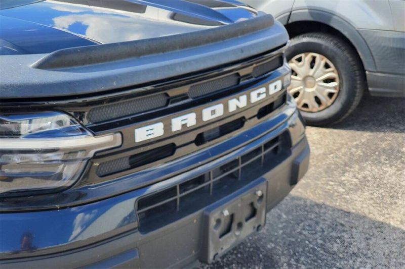 2021 Ford Bronco Sport Outer Banks photo 2