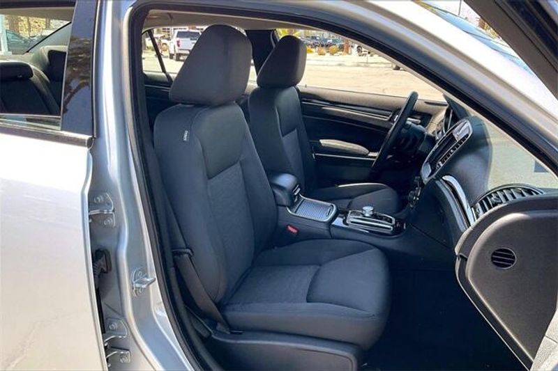 2023 Chrysler 300 TouringImage 6