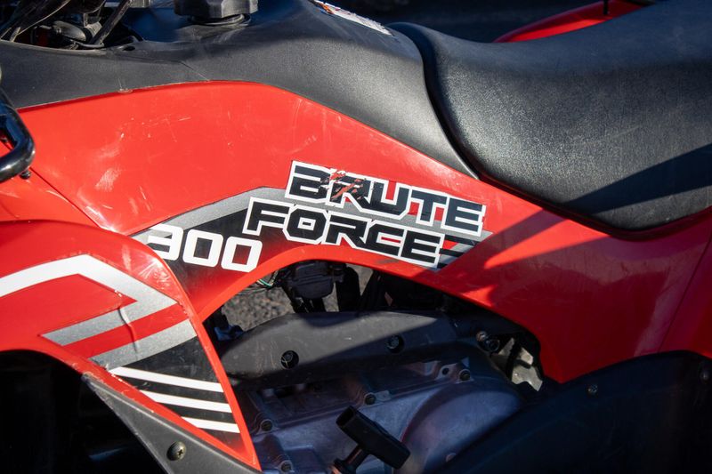 USED 2020 KAWASAKI BRUTE FORCE 300 Image 8