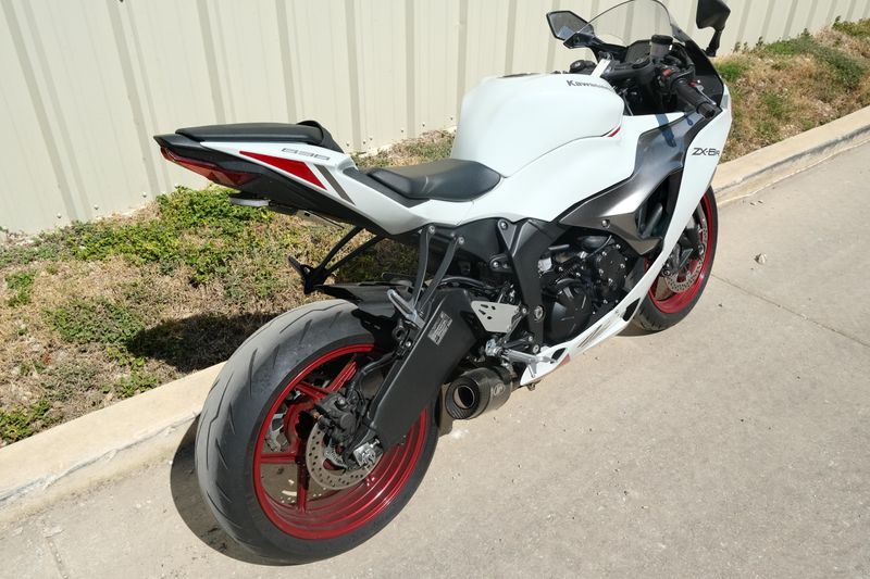 USED 2024 KAWASAKI NINJA ZX6R Image 3