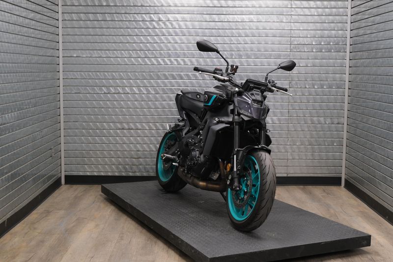 USED 2024 YAMAHA MT09 Image 1