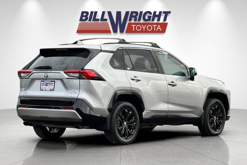 Used 2023 Toyota RAV4 Hybrid SEImage 3