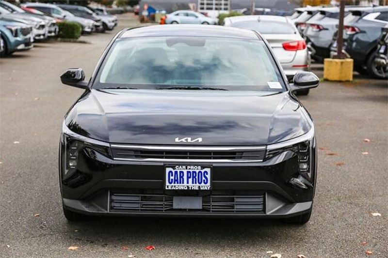 New 2025 Kia K4 LXImage 3