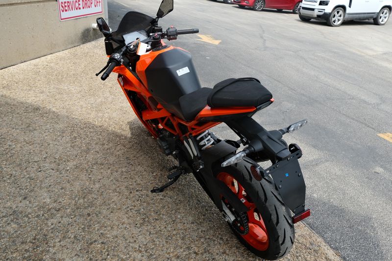New 2024 KTM RC 390 ORANGE Image 5
