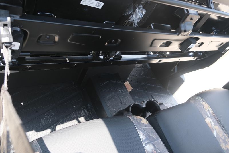 2025 Polaris RANGER CREW XP 1000 PREMIUM PURSUIT CAMO Image 14
