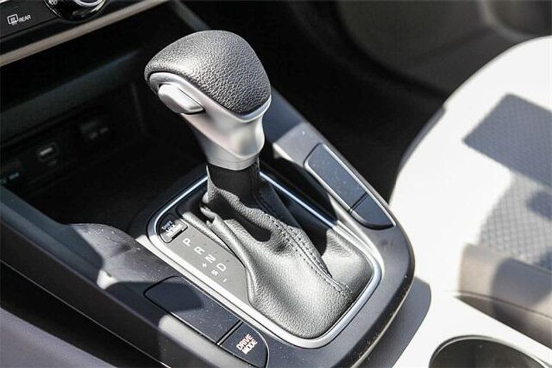 New 2025 Kia Soul LXImage 10