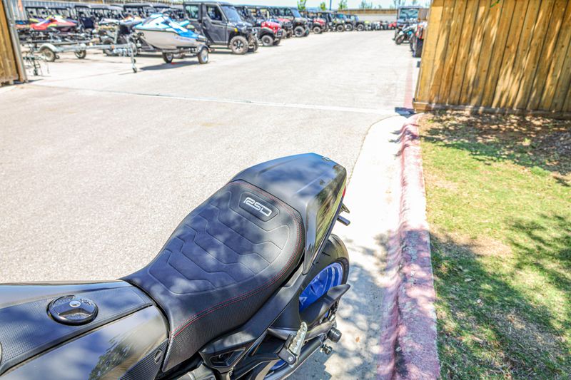 USED 2024 INDIAN MOTORCYCLE FTR SPORT STORM GRAY  RED 49ST Image 21