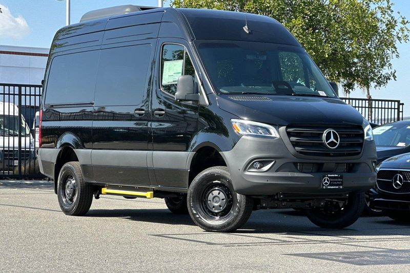 New 2026 Mercedes-Benz Sprinter 2500 Passenger 144 WBImage 2