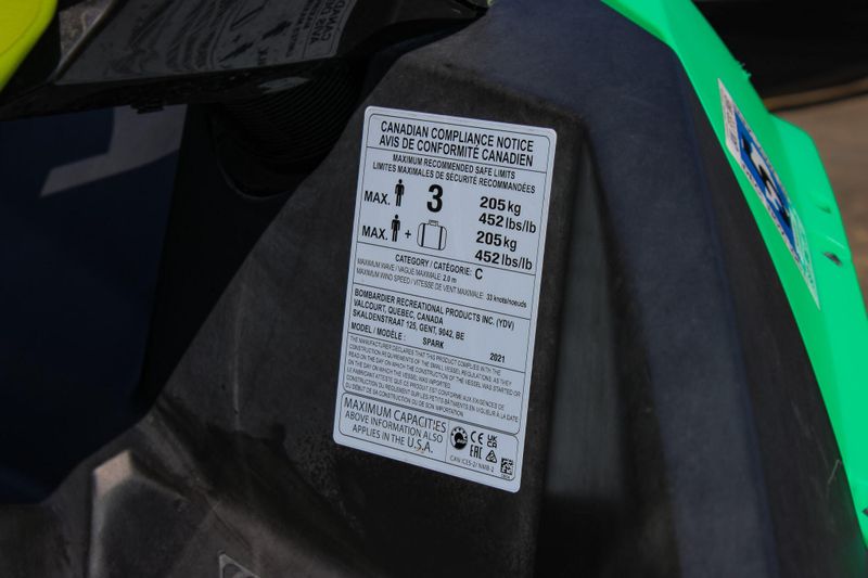 2021 SEADOO SPARK 3 UP GREEN Image 12