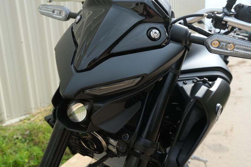 2025 Yamaha MT03 MATTE STEALTH BLACK Image 15