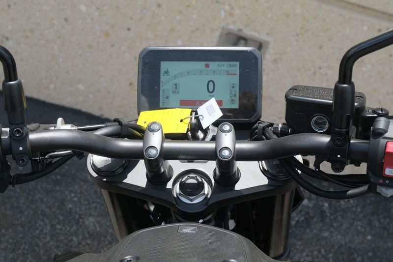 2025 Honda CB750 HORNET MATTE BLACK METALLIC Image 16