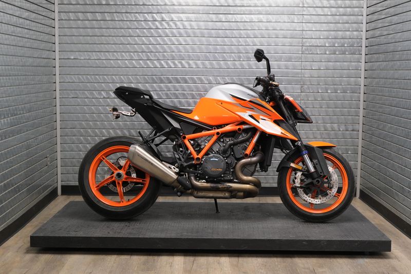 USED 2022 KTM SUPER DUKE 1290 R EVO Image 2