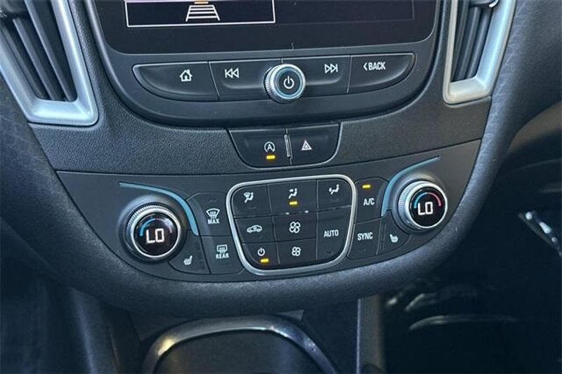 Used 2022 Chevrolet Malibu LTImage 17