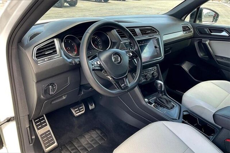 Used 2021 Volkswagen Tiguan 2.0T SE R-Line BlackImage 14