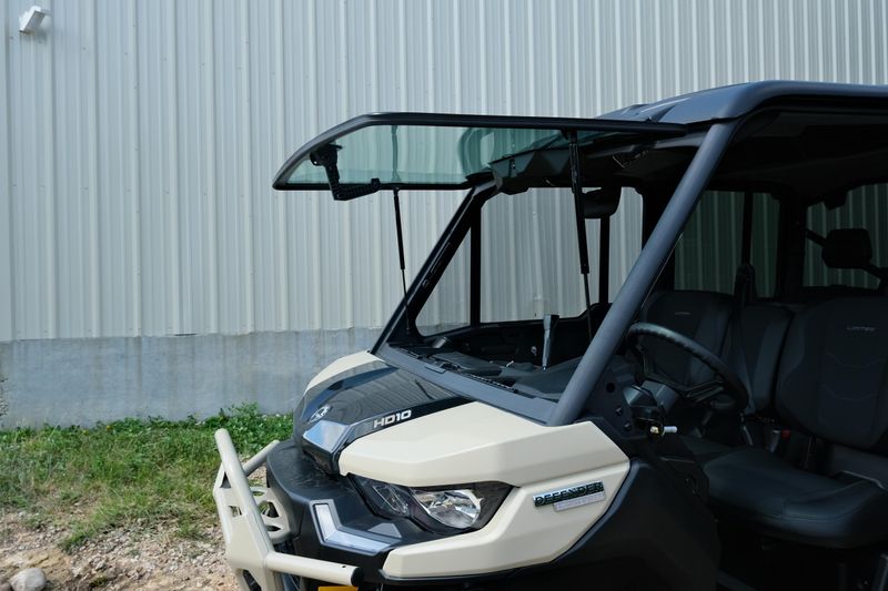 2025 Can-Am DEFENDER MAX LIMITED CAB HD10 DESERT TAN AND STEALTH BLACK Image 34
