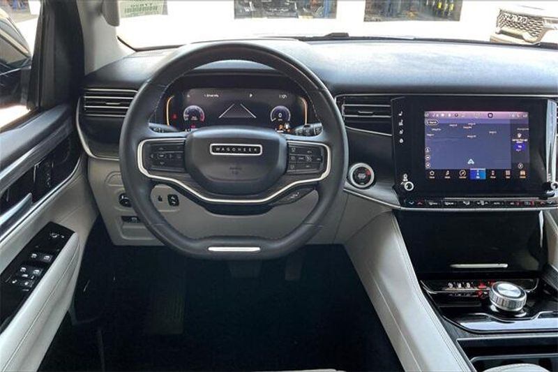 2023 Jeep Wagoneer Series IIIImage 4