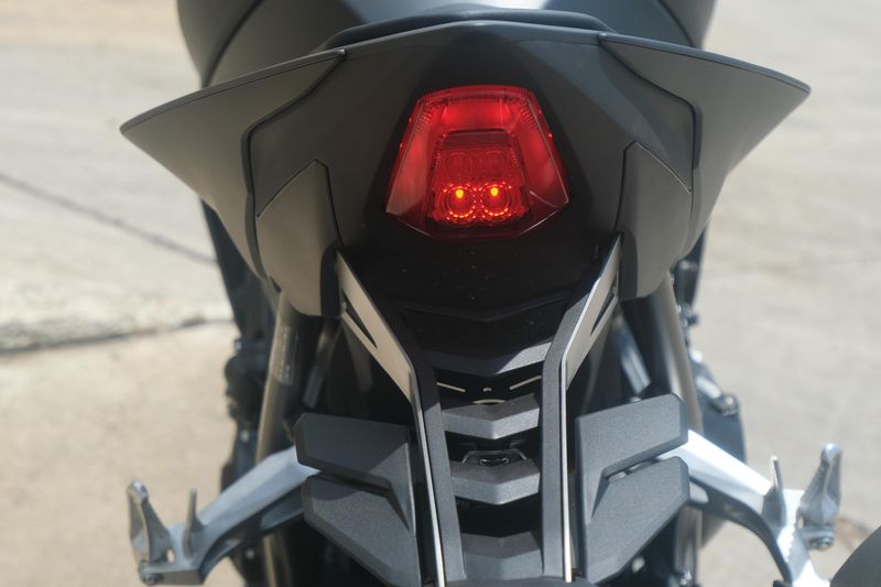 2025 Honda CB1000 HORNET SP MATTE BLACK METALLIC Image 20
