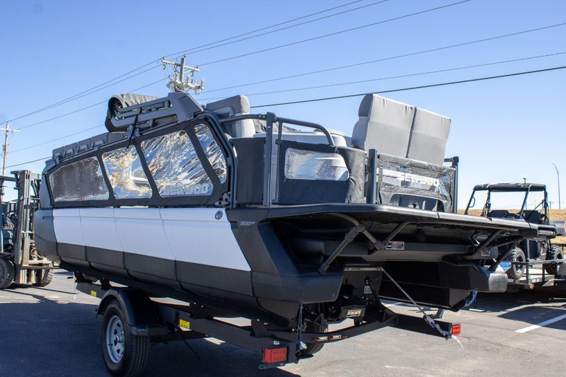 NEW 2026 SEADOO SWITCH CRUISE 21 300HP TECH PACKAGE WITH PAINTED TRAILER Image 10