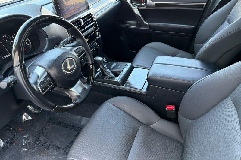 Used 2023 Lexus GX 460Image 9