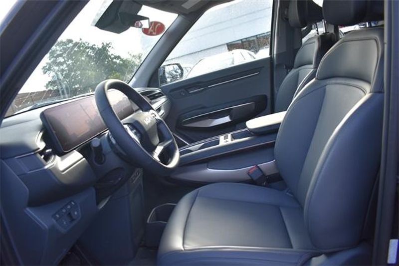 2024 Kia EV9 LightImage 25