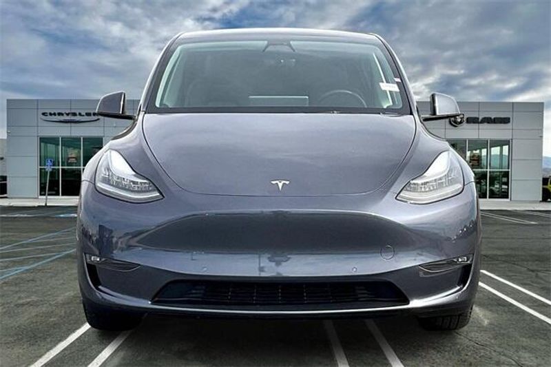 2021 Tesla Model Y Long RangeImage 2