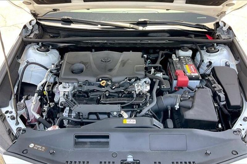 Used 2022 Toyota Camry SEImage 9