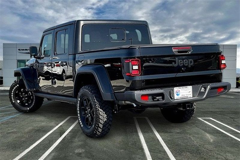 2024 Jeep Gladiator Willys 4x4Image 2