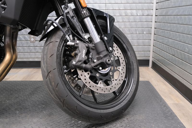 USED 2026 SUZUKI GSX-8S Image 11
