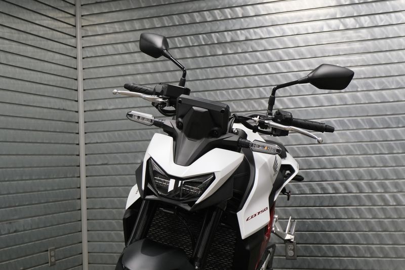 NEW 2025 HONDA CB750 HORNET Image 9