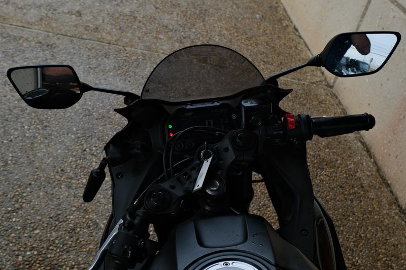 2025 Yamaha YZFR3 ABS MATTE STEALTH BLACK Image 4