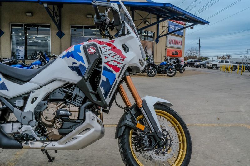 2025 Honda AFRICA TWIN ADV SP ES DCT PEARL WHITEImage 24