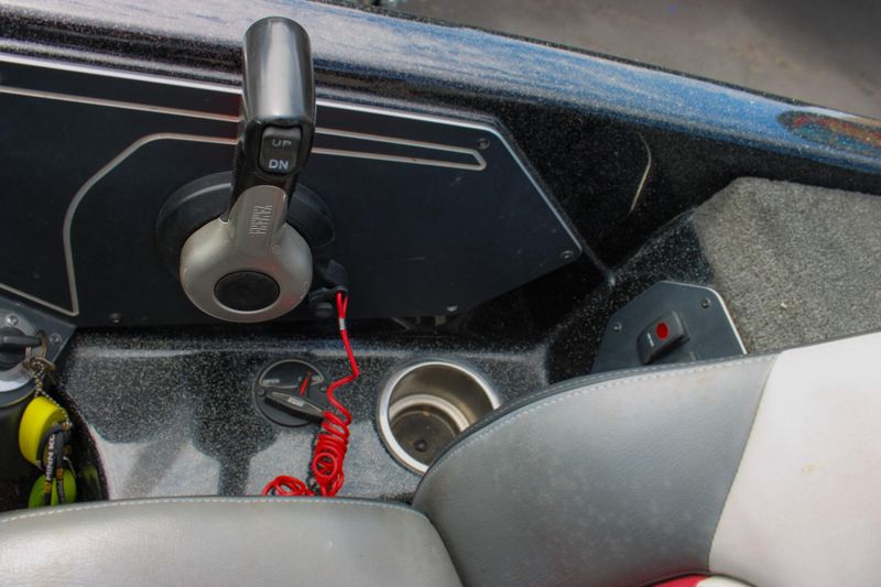 Used 2015 SKEETER ZX225 Image 25