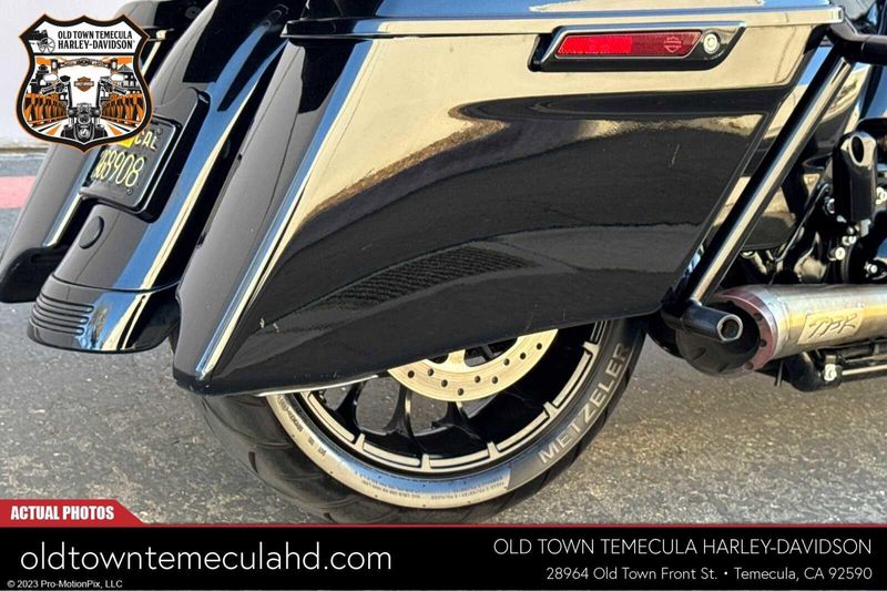 2019 Harley-Davidson Road Glide in a Black exterior color. BMW Motorcycles of Temecula – Southern California (951) 506-6903 bmwmotorcyclesoftemecula.com 