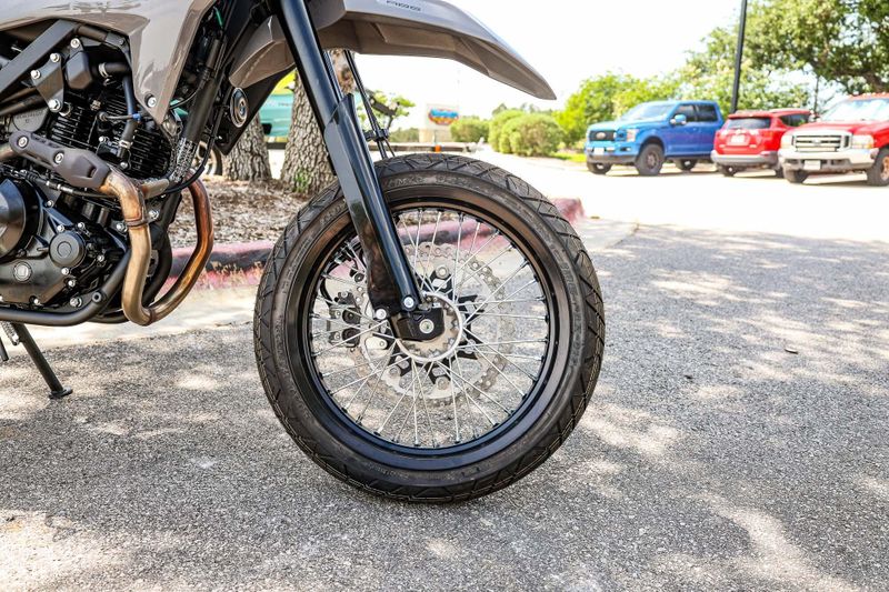 2025 Kawasaki KLX230S M  BATTLE GRAY Image 9