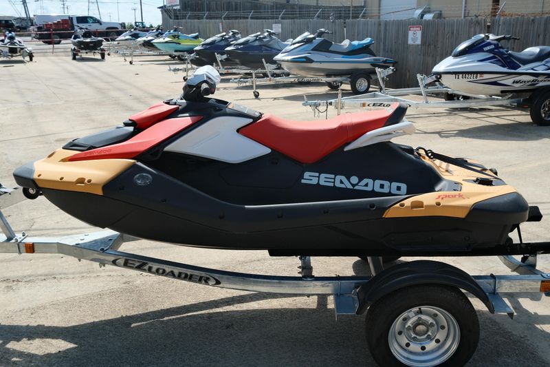 New 2025 SEADOO SPARK FOR 2 SUNRISE ORANGE AND DRAGON RED Image 6