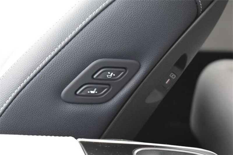 2025 Kia Carnival SX PrestigeImage 27
